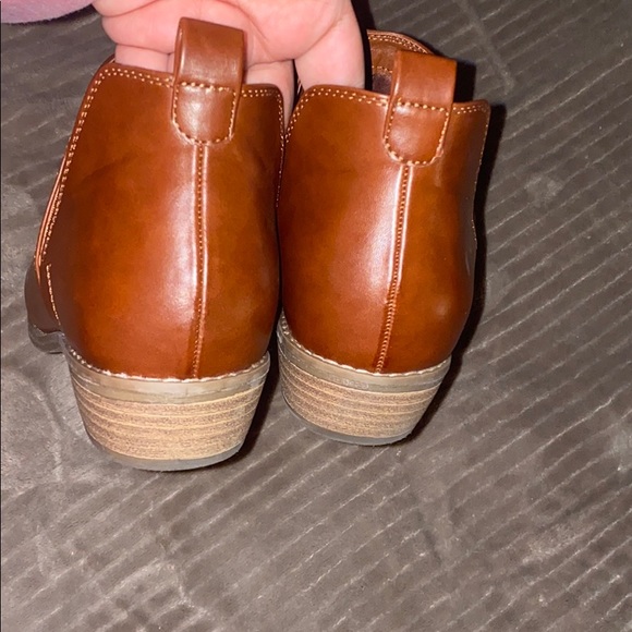 Universal Thread Booties - Picture 4 of 5